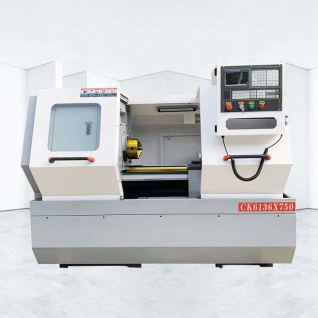 مخرطة CNC CK6136x750 تنتج أجزاء التروس